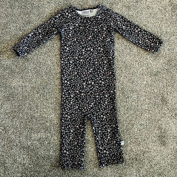 Great condition! WHEAT snug fit jumpsuit with button closure - floral print 6M - Picture 1 of 4